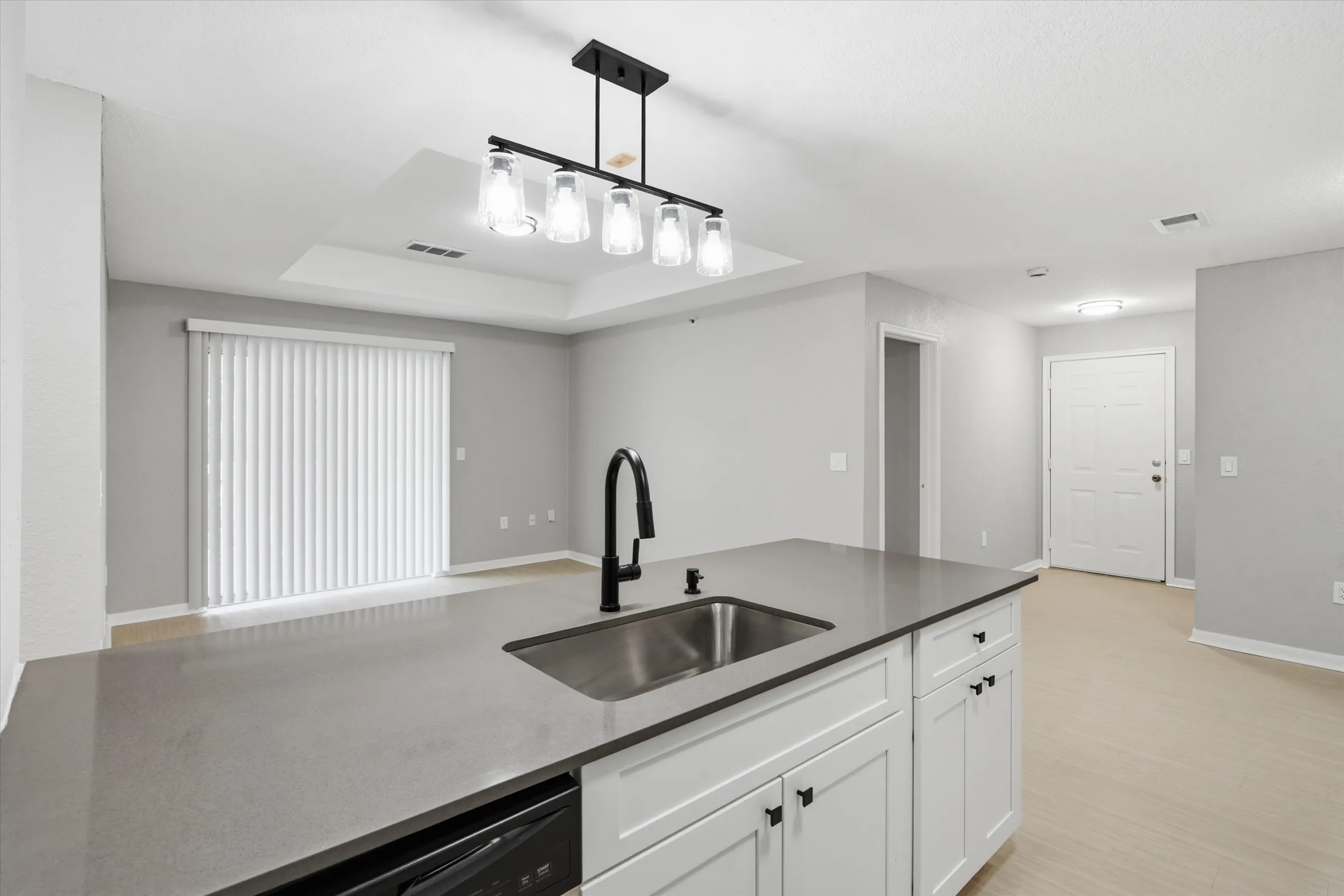 3 Bedroom / 2 Bathroom Apartments